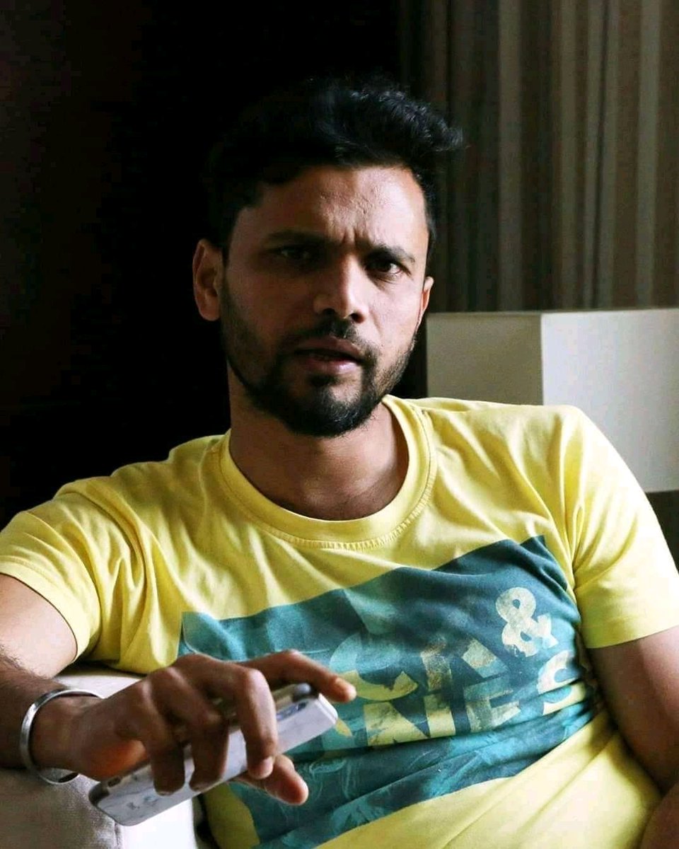 mashrafebd's tweet photo. #MashrafeMortaza' Bracelet sold for 4.2 million BDT. Buyer gifted it back to Mashrafe.
All of the proceeds will go for #corona-affected poor people in Bangladesh. https://t.co/D433S6zJer