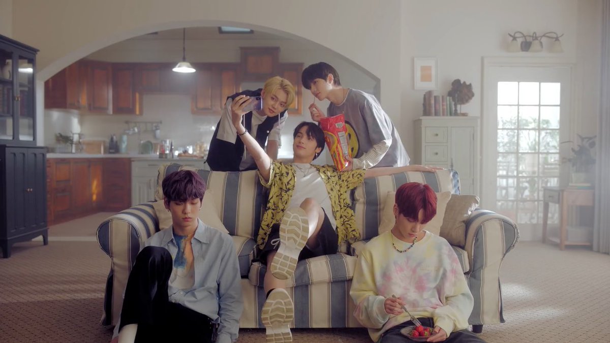 хуа чен и се лянь аниме. из май лав песня. китайские ноты. Love перевод. солдаты в путь текст.