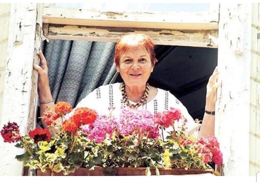 Bilime, eğitime ve Atatürk Devrimlerine inancı nedeniyle AKP -FETÖ ortaklığında kurgulanan davaların hedefi olan Cumhuriyet kadını #TürkanSaylan’ı vefatının yıldönümünde saygı ve rahmetle anıyorum.