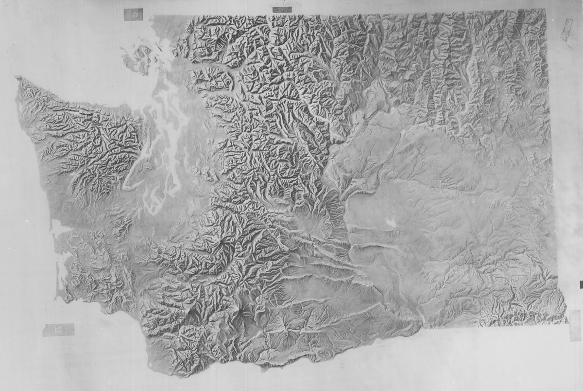 MtnMapper's tweet photo. Today is the 40th anniversary of the Mt. St. Helens eruption. This old shaded relief of Washington, produced by the USGS for a 1:1.5 million state base map, shows the mountain when it still had a pointy top. https://t.co/czrECIFRNu