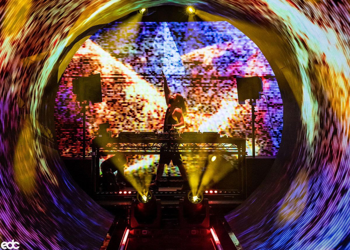 EDC_LasVegas's tweet photo. THANK YOU, HEADLINERS! 🙌🎉 These 3 nights together Under the Virtual Sky made us feel like we were right back HOME w/ you all. ❤️#VirtualRaveAThon

Soon we'll be united on the dance floor once again! You are ALWAYS surrounded by the love of our beautiful rave communitiy. 👨‍👩‍👧‍👦🌈 https://t.co/cHrX7uRwqB