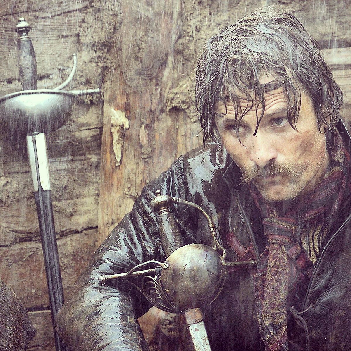 'Geleceğin canı cehenneme gelecekte hepimiz ölmüş olacağız!'
#Alatriste (2006)
#ArturoPerezReverte #LasAventurasDelCapitánAlatriste #ViggoMortensen #sinema #film #beyazperde #roman