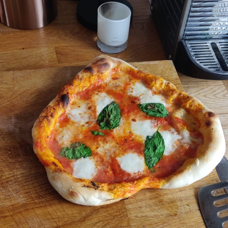 GilmourPe's tweet image. Thanks @SpringburnHWB for the nomination. I am thankful to my local pizza shop who gave me some flour to make my own pizzas at home. They were delicious. I nominate @MsValentineMus to share a kind act.
