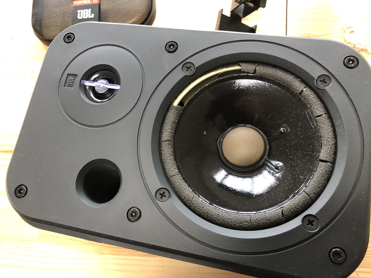 jamesbond196's tweet photo. #control1
#JBL
#エッジ交換 https://t.co/zKRslsoQXD