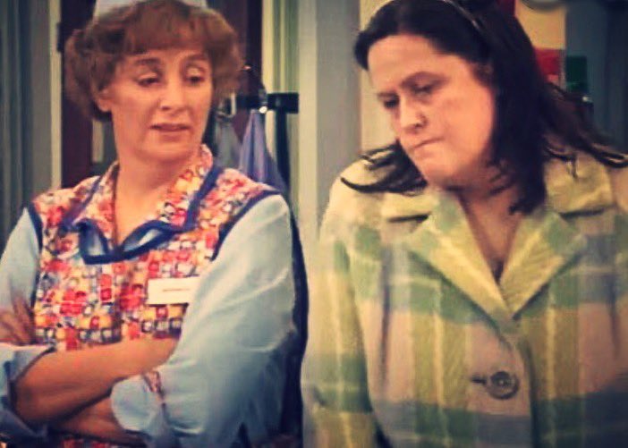 When Victoria Wood wrote ‘dinnerladies’ I was lucky enough to be cast as the hapless Babs. 
At 8pm tmrw, there’s a special dinnerladies Q&A hosted by VW’s official biographer with Sue Devaney (Jane) + Bernard Wrigley (Bob)+ myself. 👍🏽
⬇️
youtube.com/watch?v=yqDsS1…  
#dinnerladiesqna