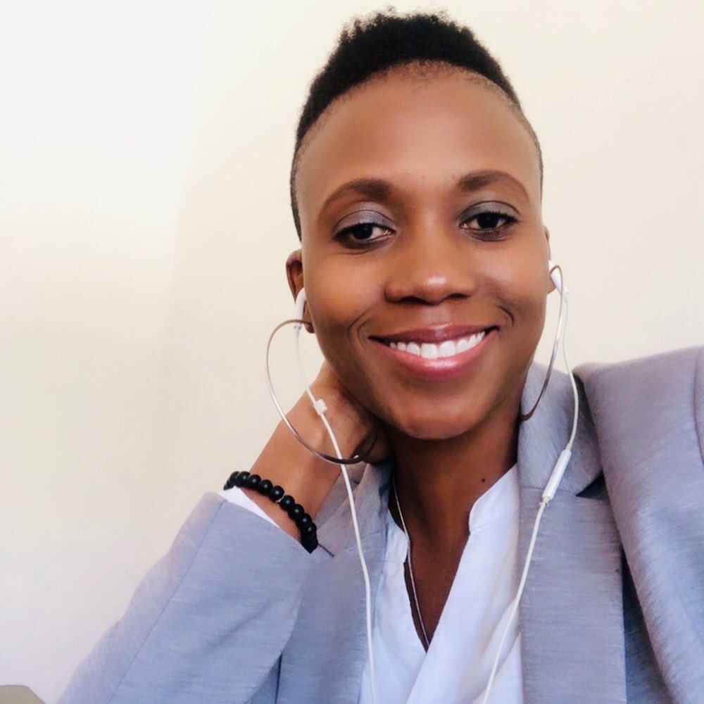 PaulinahSomo's tweet photo. Today’s struggles could be tomorrow’s blessings... 
This too I shall win!🙏🏾
Something about this week feels good.
Happy Monday😊

#KeepGrowing
#KeepShifting
#MondayMotivation
#OfficeSelfies😅 https://t.co/XzgRHQha2R