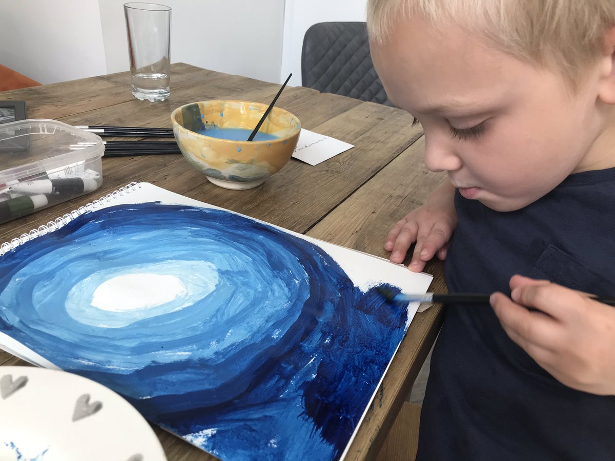 LynzHouston's tweet image. @Mundellastars1 Harry’s been busy this morning. Spellings first, &amp;amp; reading our favourite books #thelighthousekeeper. We’ve done art and then a worksheet about The lighthouse keepers picnic book. Harry worked so hard he got 10 pom-poms in the jar! #homeschooling #seasideproject