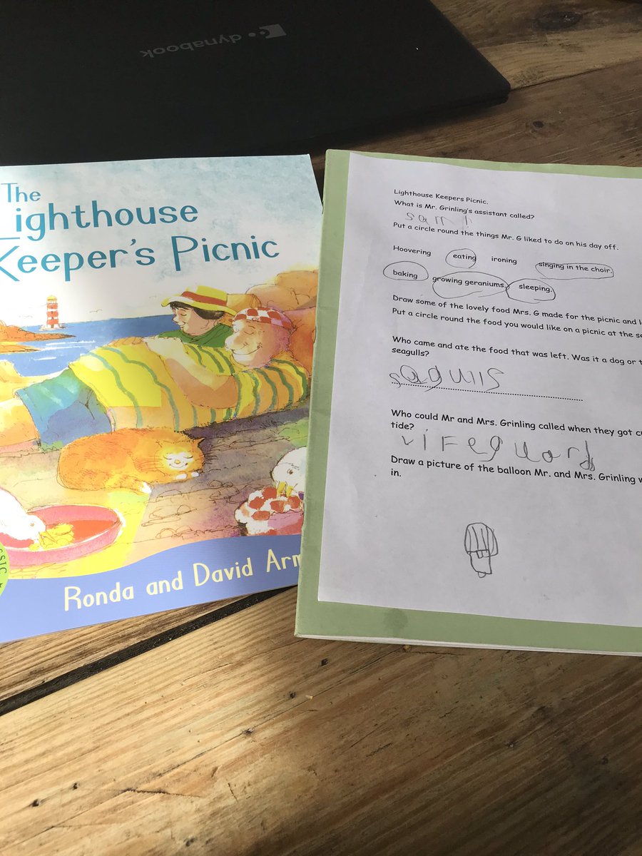 LynzHouston's tweet image. @Mundellastars1 Harry’s been busy this morning. Spellings first, &amp;amp; reading our favourite books #thelighthousekeeper. We’ve done art and then a worksheet about The lighthouse keepers picnic book. Harry worked so hard he got 10 pom-poms in the jar! #homeschooling #seasideproject