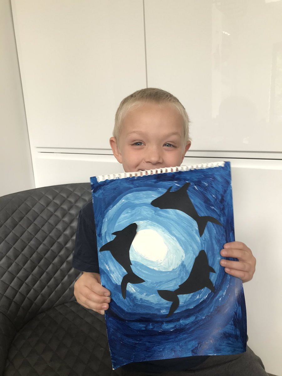 LynzHouston's tweet image. @Mundellastars1 Harry’s been busy this morning. Spellings first, &amp;amp; reading our favourite books #thelighthousekeeper. We’ve done art and then a worksheet about The lighthouse keepers picnic book. Harry worked so hard he got 10 pom-poms in the jar! #homeschooling #seasideproject
