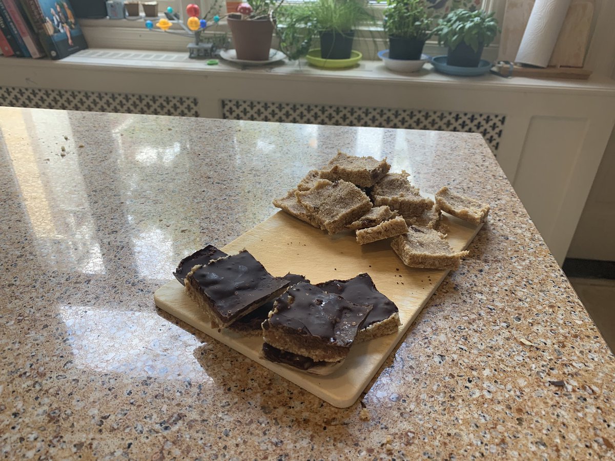 GoodSnackCo's tweet image. Check out our latest raw (vegan) snack trials - with help from Harry...
m.youtube.com/watch?v=kokRbU…