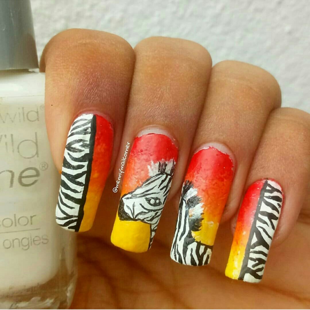 ManashaSavi's tweet photo. Zebra print

#nails #SriLanka #SriLankan #nailart #nailartist #nailsofinstagram #nailedit #cutenails #nailobsession #nailswag #nailsdone #nailitdaily #zebra #zebranails #zebraprint #animalprint #animalprintnails #zebrastripes #zebranailart #animalnails #freehandnails #freehand https://t.co/iYZd0wd8DT