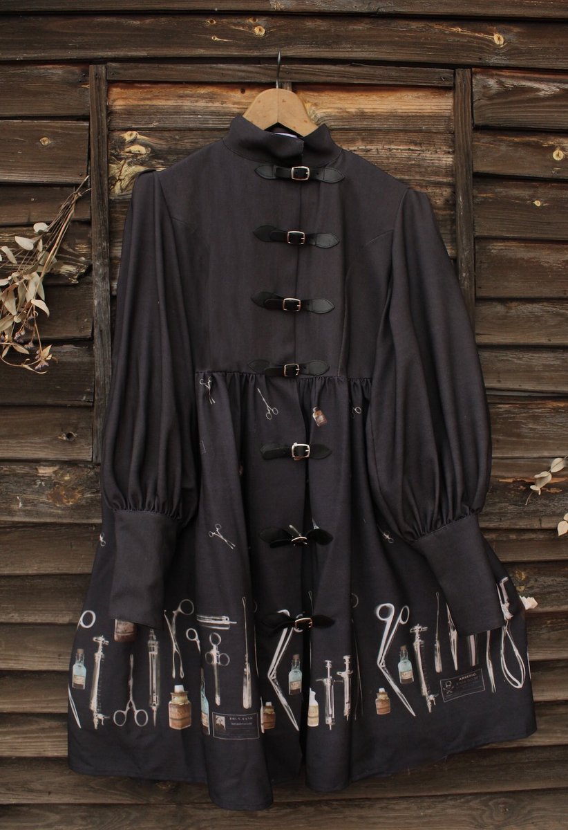Violet Fane Asylum 長袖ワンピース (ブラック) | rollershutter.co.uk