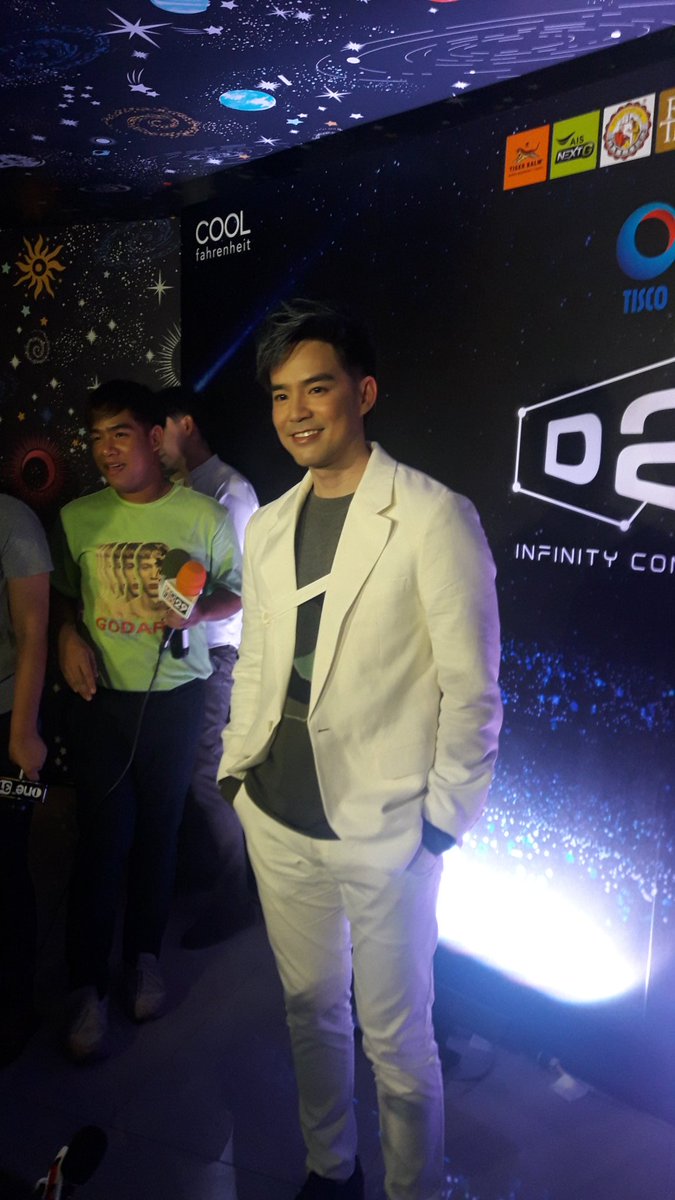 OobaitoeyoO's tweet photo. วันนี้วันเกิดพี่ชายคนโตของ D2B 
อายุเป็นเพียงตัวเลขเลยคนนี้ 💙 #HBDBeamKawee2020 #BeamKawee #HBD #BeamD2B https://t.co/r3uNfqaXsc