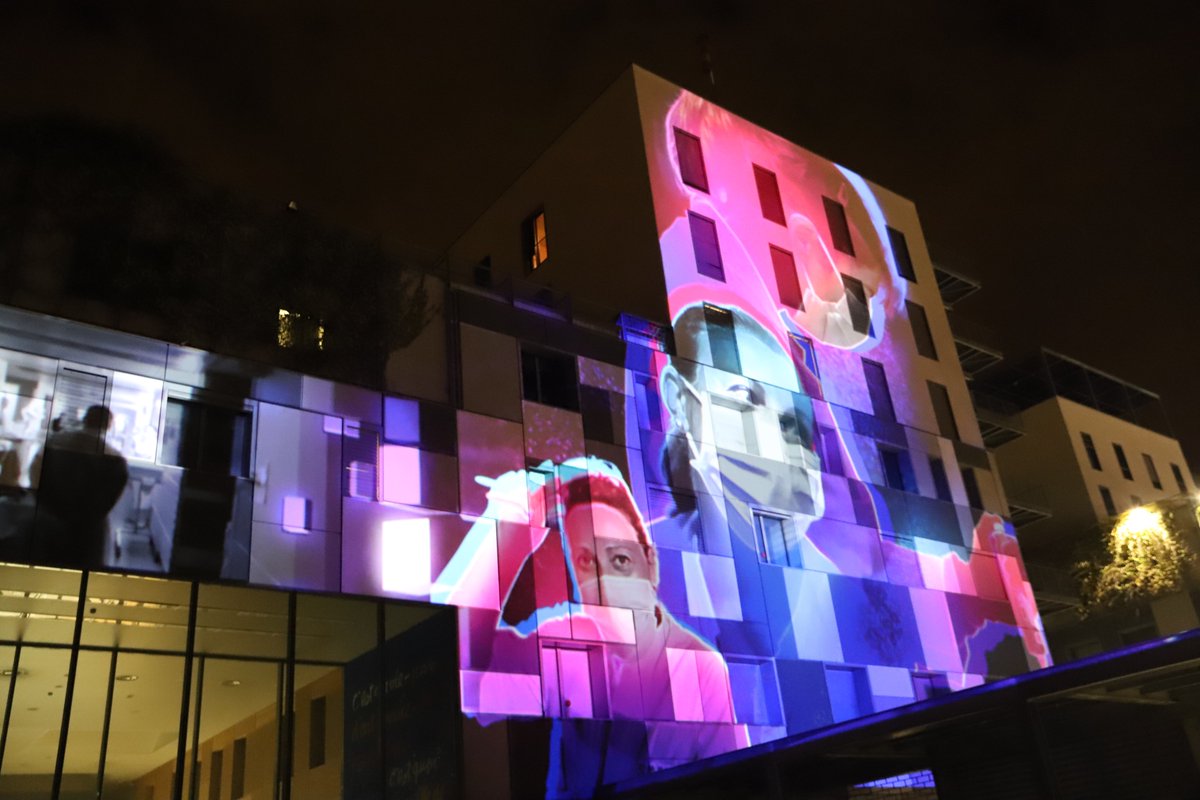 CHUdeNice's tweet photo. 📹Découvrez la #vidéo de l'œuvre d'art projetée en hommage aux professionnels du #CHUdeNice sur la façade de l'#hôpital Pasteur 2: https://t.co/M7TJtA2Bh3 
📌Et inscrivez-vous pour assister à l'une des projections, dernier soir le 22/05: https://t.co/56gpRQ3Zq4
#MerciCHUdeNice https://t.co/7XxI9sEnI2