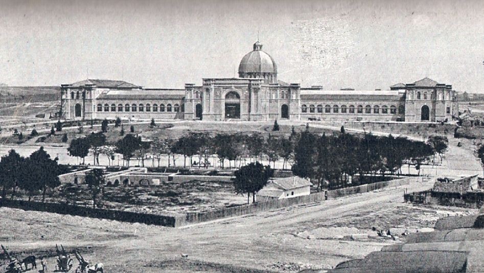 ¡Hoy es el #DiaInternacionalDeLosMuseos! Imagen del Palacio de las Artes y la Industria, actual Museo Nacional de Ciencias Naturales y Escuela de Ingenieros Industriales en 1886. #Madrid
¿Y ustedes a cuál museo tienen pensado ir cuando salgamos de todo esto?