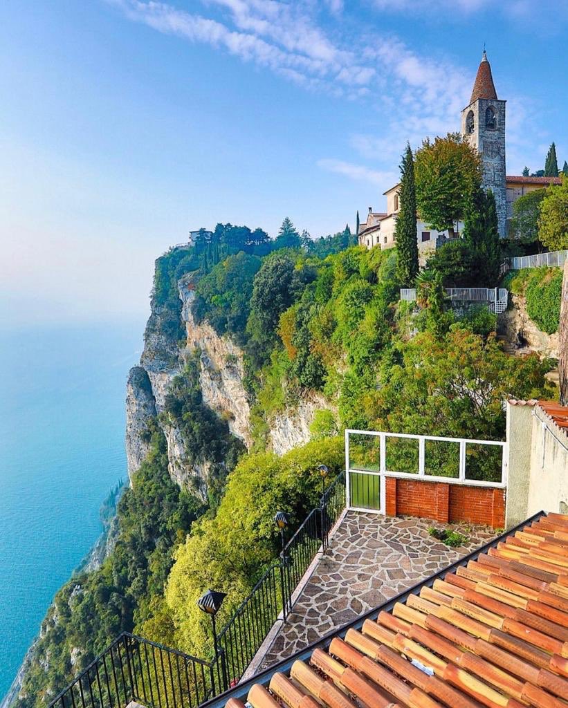 rosyrock47's tweet photo. Un luogo da sogno. https://t.co/eh08EvjpaF
