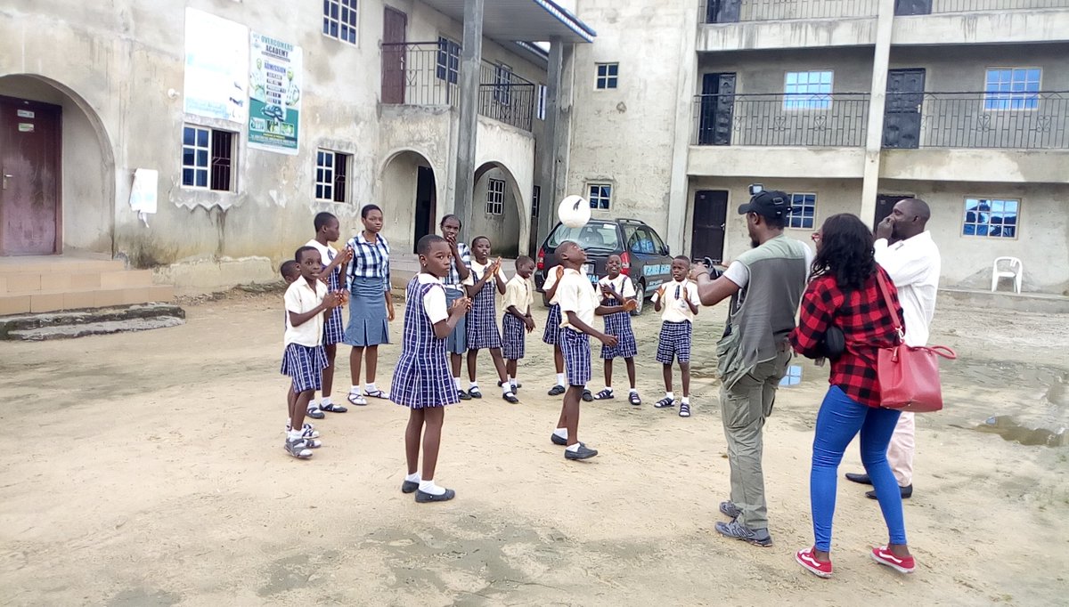 ChukwuebukaFA's tweet photo. #csfftp19 at Overcomers Academy #Warri with @BBCAfrica @AmazingkidEche
6 months later he became @GWR holder
LEARN #Freestylefootball WITH US
WE OFFER #online & #offline training program
#Chinonsoeche #csfftp #chukwuebukafreestyleentertainment #chukwuebukafreestyleacademy #Eche https://t.co/8KCGXGRyP2
