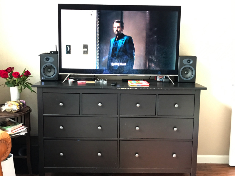 TxGr8's tweet photo. @sg_luke @KlipschAudio @sg_luke You may be on to something. I had a Mothers day gift gone bad on my end. RW-1 Sale. See what I received. 

@KlipschAudio Not what I expect from Klipsch + $2 BT 🤨 Ticket#87845

@audioengineusa I should of purchased a B2 for my wife instead. Proud A5+, S8, B1 &amp; 512 owner. https://t.co/NWDwiAyZuO