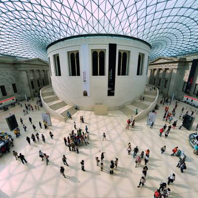 To celebrate #InternationalMuseumDay2020 we’re highlighting Turing Fellow @TahaYasseri's project ‘Listening to the crowd’ which used #data to understand @britishmuseum visitors’ behaviour – this research is essential as #SocialDistancing becomes the norm. https://t.co/ZNsWOO1A4D https://t.co/VCcSkEVzFK