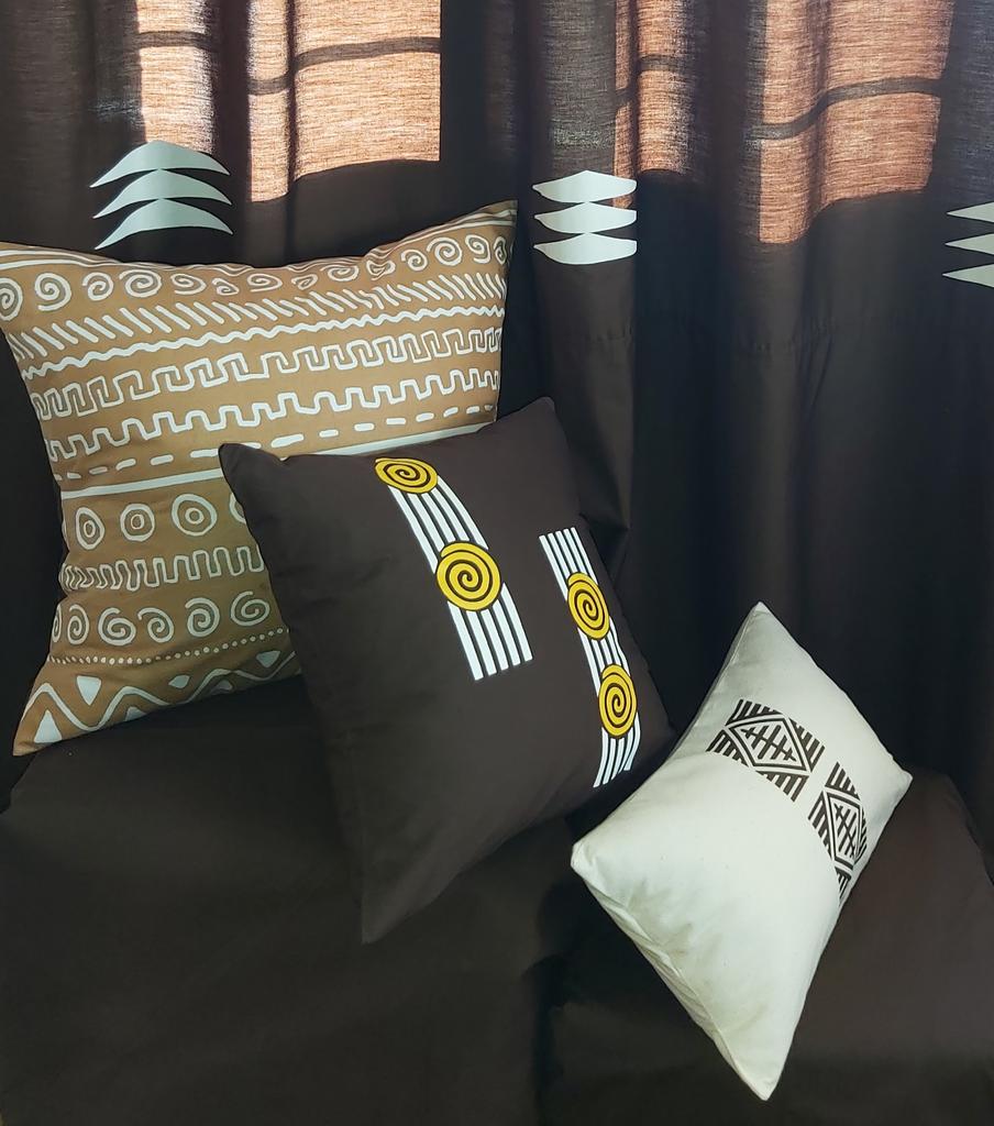glocreationsRw's tweet photo. Happy New week ! Style your space that resonates with you ! #colours #geometric #bogolan #authenticity #glocreations #Rwanda https://t.co/9wOwZ8hXmT
