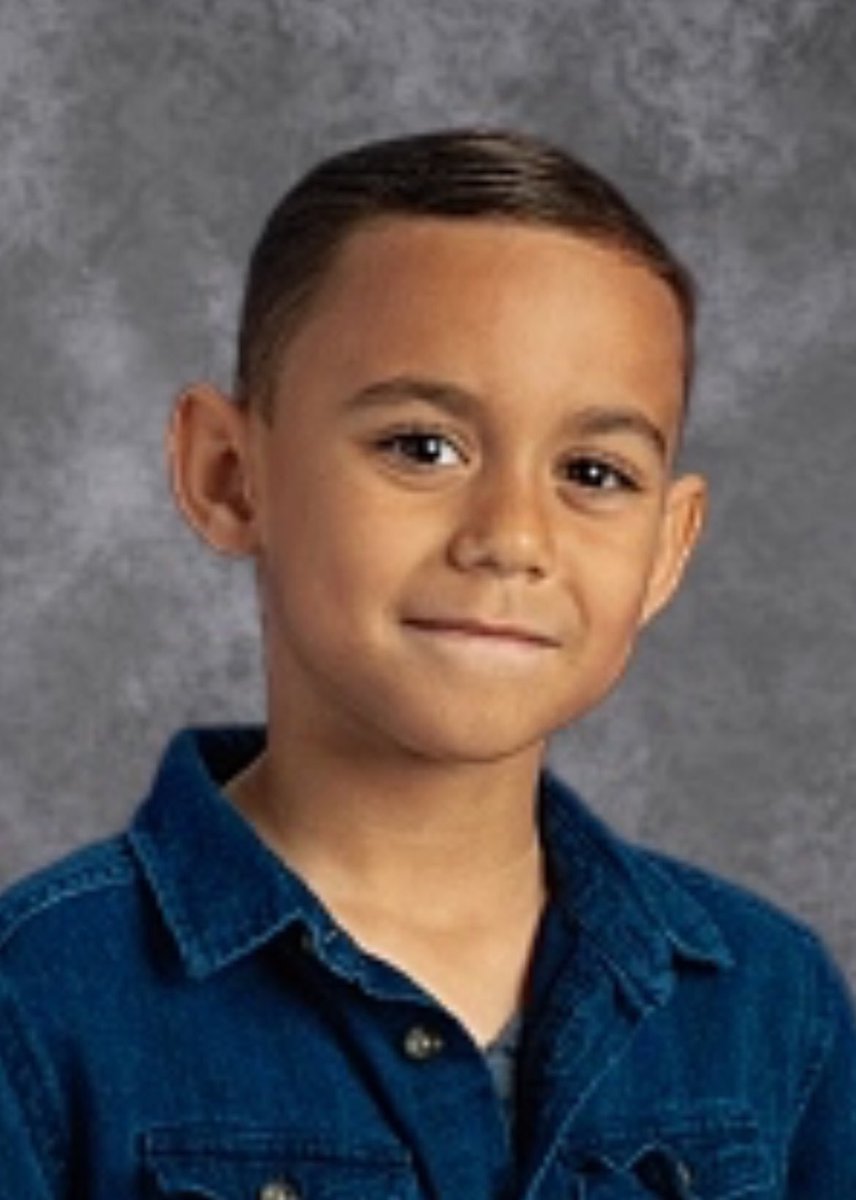 Poni3kj's tweet image. First Friends congratulate Kevin on achieving the status of LIVING LEGEND. Kevin is a shining example of glorious kindness, leadership, courage, invincible grit and creativity. Way to go Kevin!  You are awesome. #Firstfriends