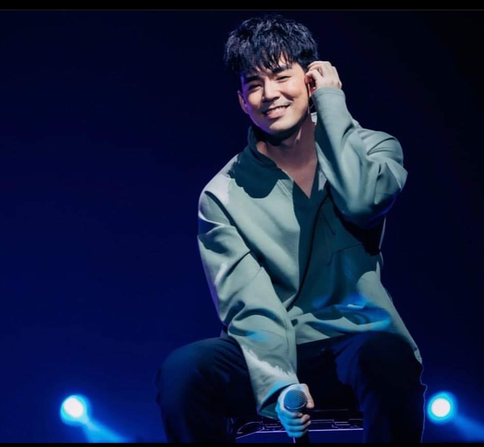 40แล้วโว้ยยยยยย เหมือนเพิ่ง30เมื่อปีกลาย 20เมื่อปีก่อนนู้น เวลาผ่านไปเร็วกว่าความคิดเราเสมอเลยนะ 😅#hbdbeamkawee2020 สุขสันต์วันเกิดนะกวี ขอให้มีความสุขในทุกๆวัน 😊