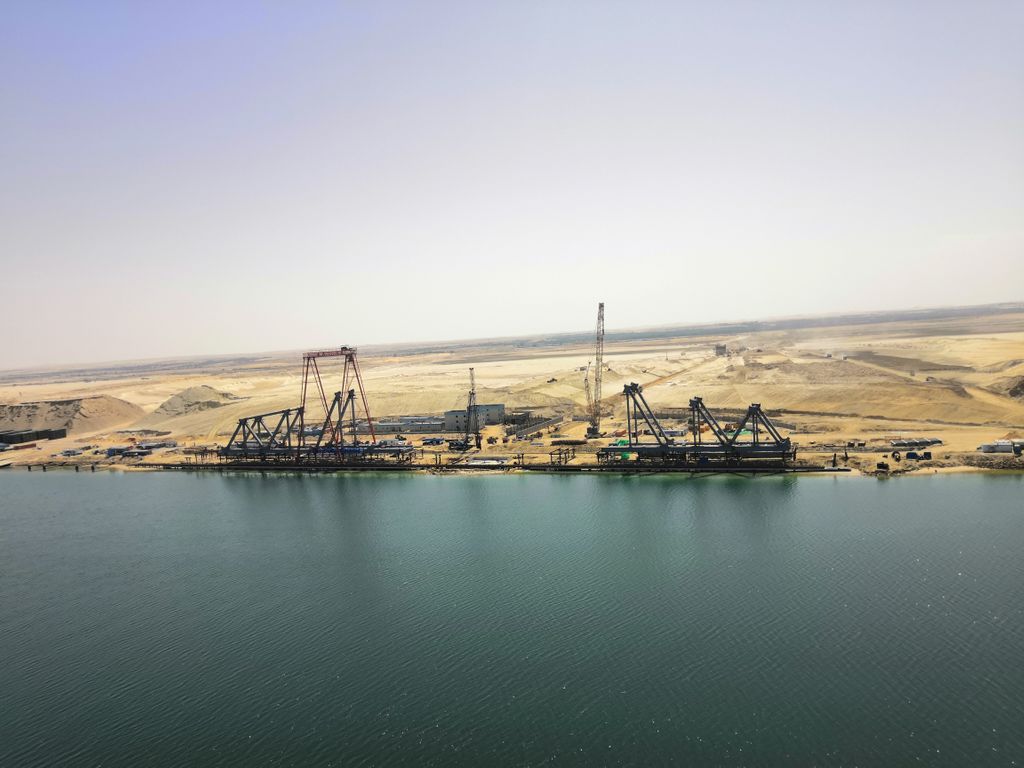 maffeisengineer's tweet image. The El Ferdan Railway Bridge is under construction, it is the longest swing bridge in the world with a total length of 640 m, crossing the Suez Canal in Egypt.
Follow us for more progress photos of this amazing project.
#MaffeisEngineering #SteelStructure #ElFerdan #RailwayBridge