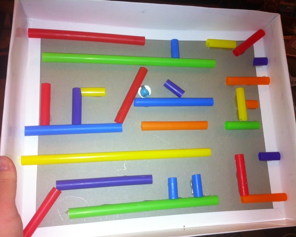 Today's #STEM Storytime focuses on reviewing angles as students construct a maze. Check out the story and aMAZEing activity at flipgrid.com/2f46fca0

#FlipgridForAll #FlipgridFever #mathchat #elemmath #iteachmath #remotelearning #distancelearning