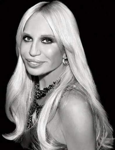 antoniogallo's tweet photo. #antoniogallo #donatellaversace #versace #gianniversace #versaceversace #atelierversace #versacebag #fashion #versacemen #versacesneakers #versaceperfume #versaceversaceversace #acsversace #love #jayversace #versacemedusa #versacewatches #versacelover #versaceshoes #mfw #versace https://t.co/HYZrUpjd7I