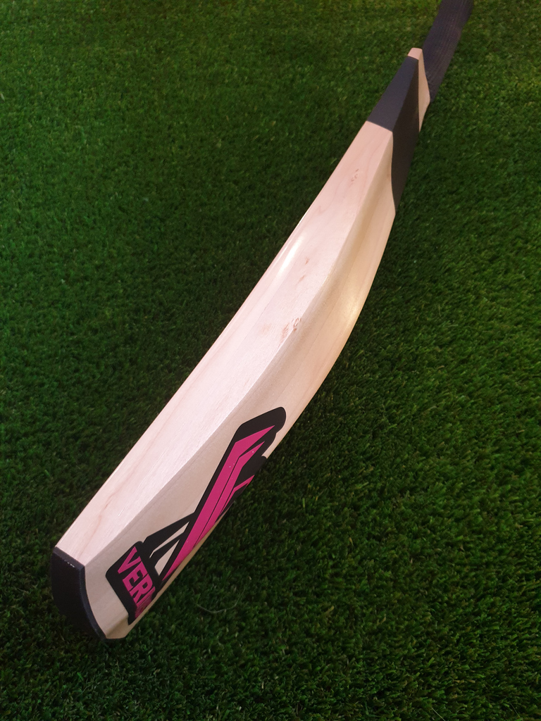 SportsVeritus's tweet photo. Dan Machin grade 1 with Pink and matt balck phoenix labels #coolbat #coollabels #custommadelabels https://t.co/9IXg22OgGK