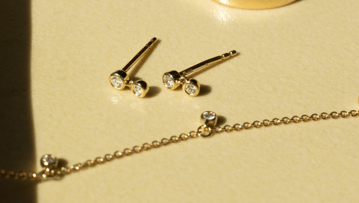 Meet the Diamond Station Bracelet and Earrings. Two new additions to a Mejuri fave featuring floating diamonds set in 14k. Need we say more? bit.ly/3gawG6m