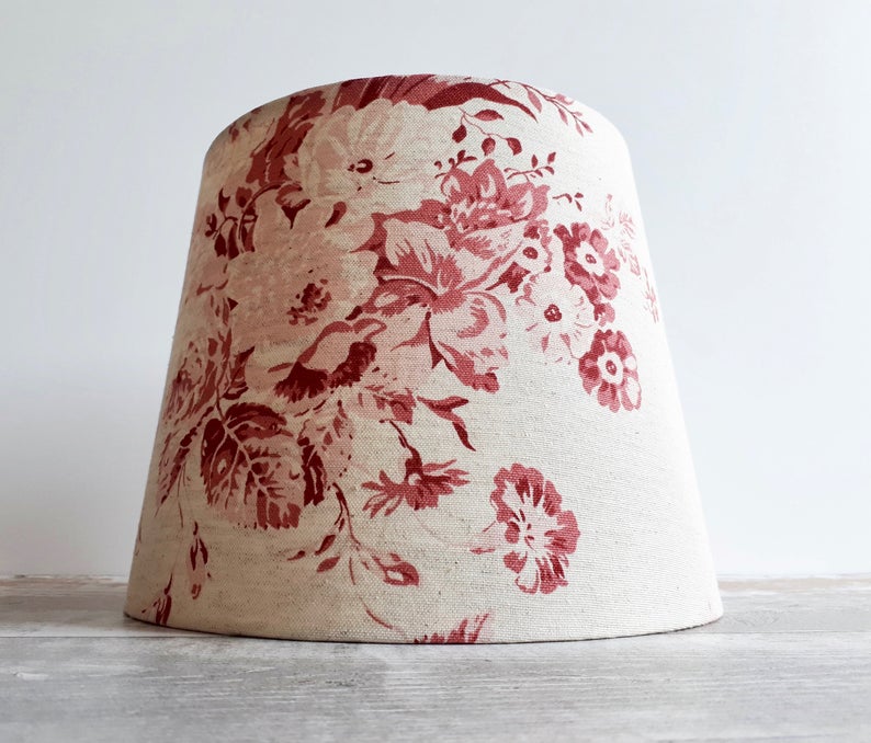 homegirllondon's tweet image. Faded Roses Lampshade from Etsy UK affiliate partner
homegirllondon.com/pretty-rose-pr…
#roseprint #rosepattern #floral #lampshade #vintagebedroomideas #shabbychicinteriors
@EtsyUK