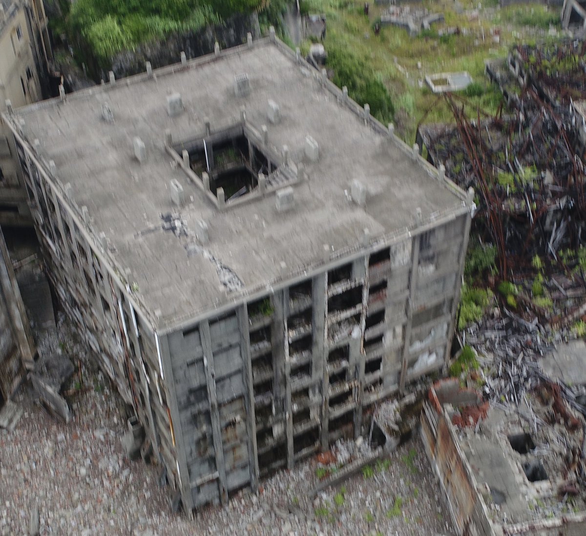 今の姿はもう二度と見られないかもしれない 軍艦島の崩壊のカウントダウンはもう始まっている Togetter