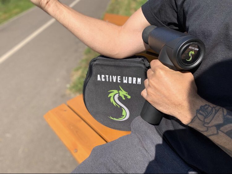 activeworm_'s tweet photo. Suns out... Guns out 💪🏽😎☀️🐉 #activeworm #recoverfaster  #vibrationtherapy #massager https://t.co/E9Vxh4t6pT