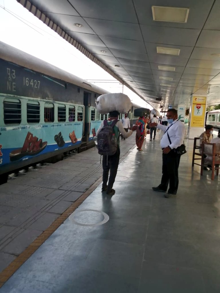 #ShramikSpecial from Mohali to Gorakhpur departed at 17.05 hrs. carrying 1208 migrants registered &amp; nominated by Govt of PB. Thermal screening of passengers done &amp; social distancing ensured while boarding and on board.<a href="/RailMinIndia/">Ministry of Railways</a> <a href="/RailwayNorthern/">Northern Railway</a> <a href="/GM_NRly/">GM Northern Railway</a> @drmumb