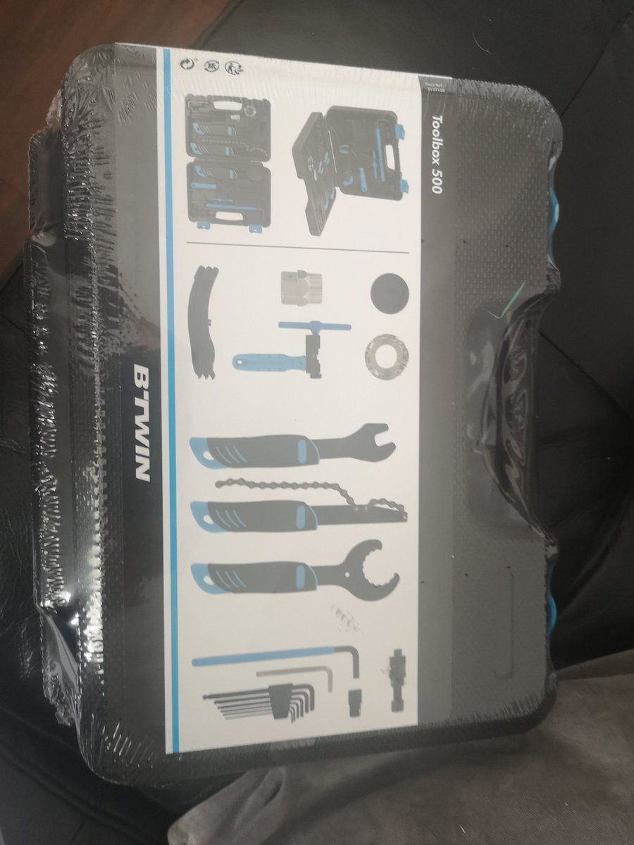 sorch's tweet photo. @DecathlonUK ordered a bike helmet but received this instead?? Help!! https://t.co/ElMr5DaCj3
