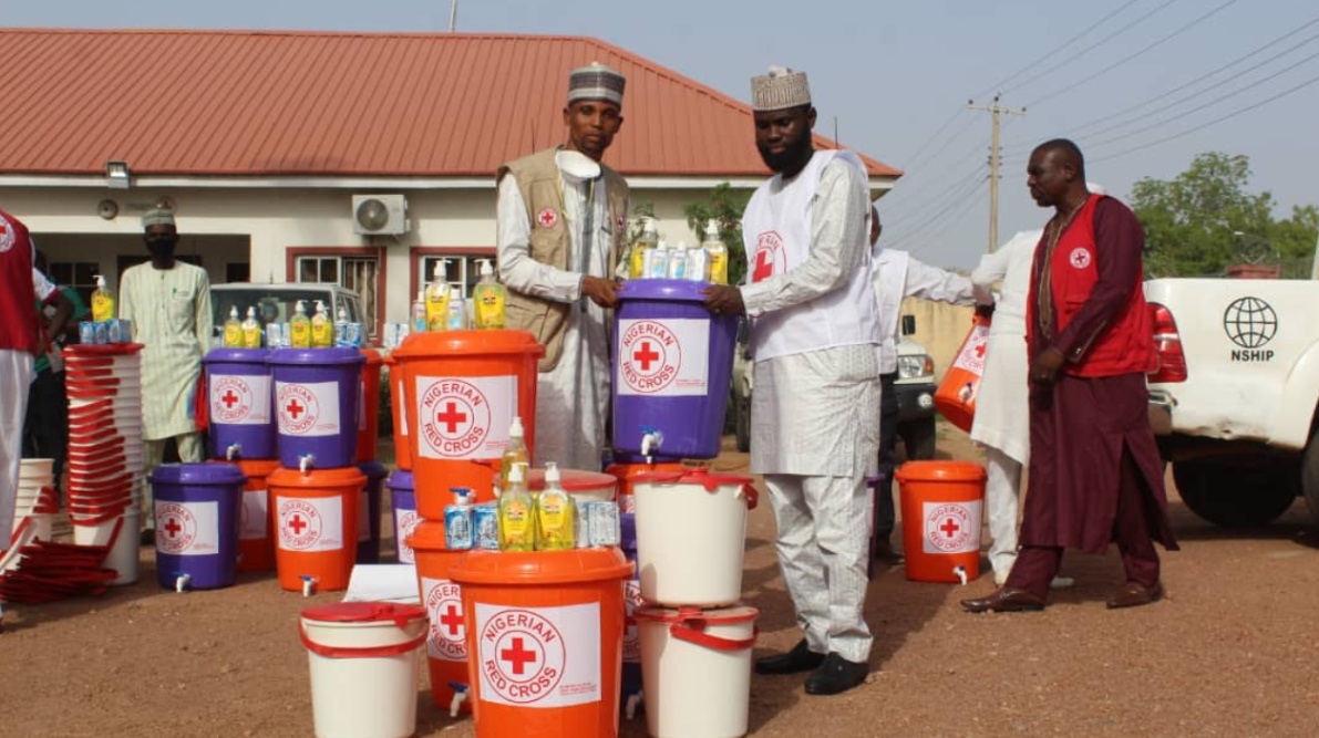 NRCS_Adamawa's tweet photo. The Branch also distributed personal protective equipment to the participants of COVID-19 training step down the skill at their various communities. Items include:
* wash hand based
* hand washing soaps
* hand sanitizers 
* hand gloves
* face marks 
* water buckets etc. https://t.co/APosRM7yX2