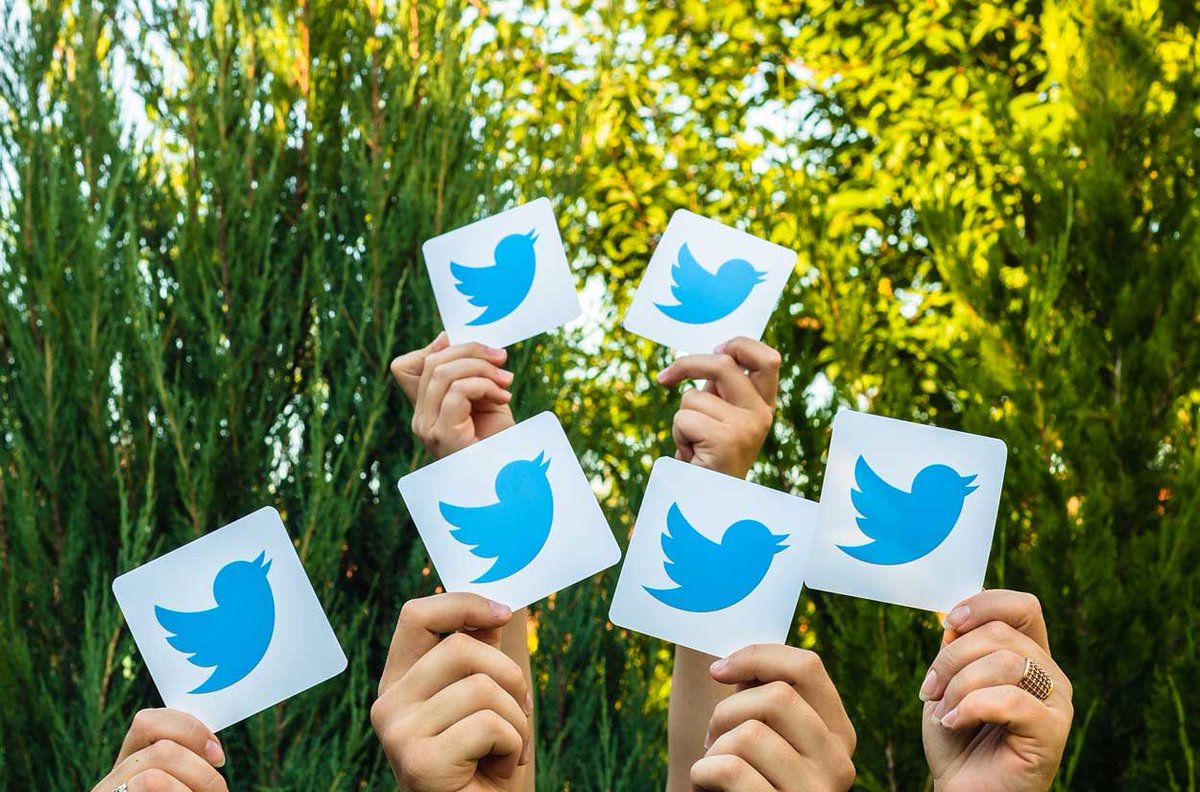 #sthelenshour tweet media