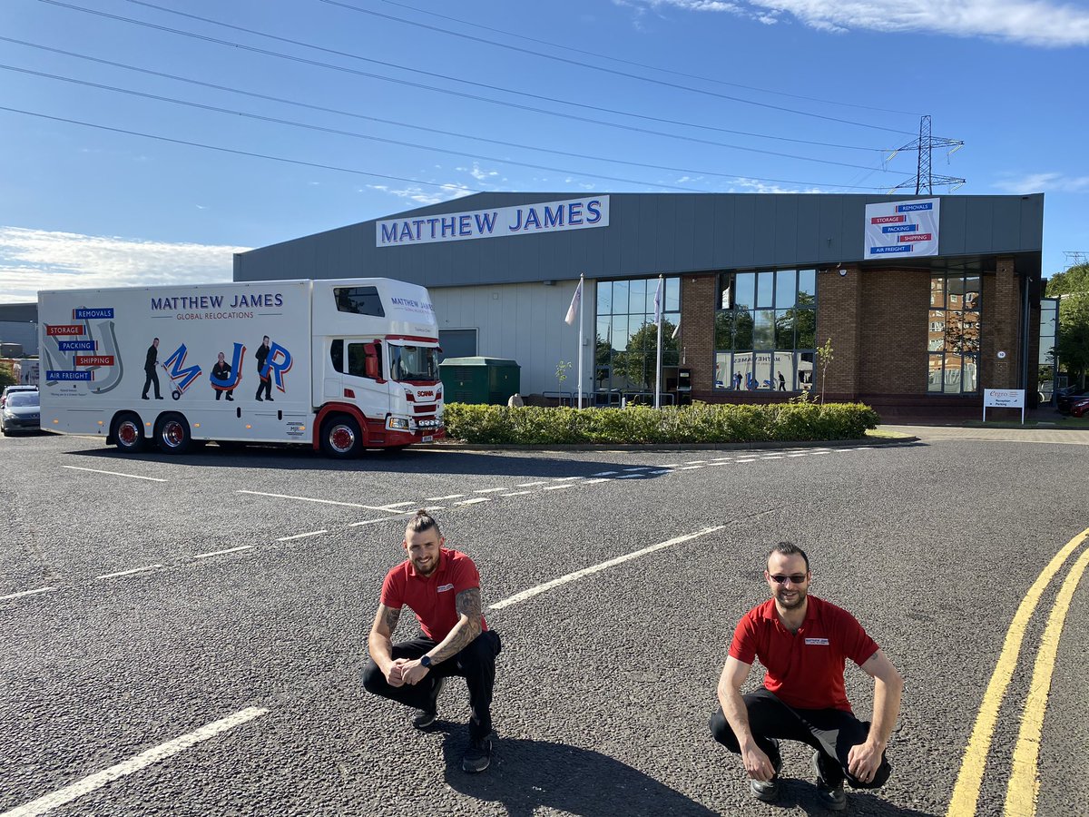 de_machen's tweet photo. Two proud employees, and two superior packers and wrappers. This is one of our crews leaving today for a collection in Edinburgh, in advance of its forward journey to Berlin. 
At Matthew James Global Relocations HQ Dartford. https://t.co/KRgpvTUb04