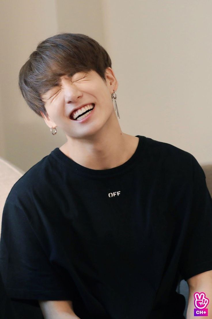 WwaJ97's tweet photo. Jungkook full smile is the best view♥️

#BREAK_THE_SILENCE
#힘내세요_아미 https://t.co/Eduthg5J09