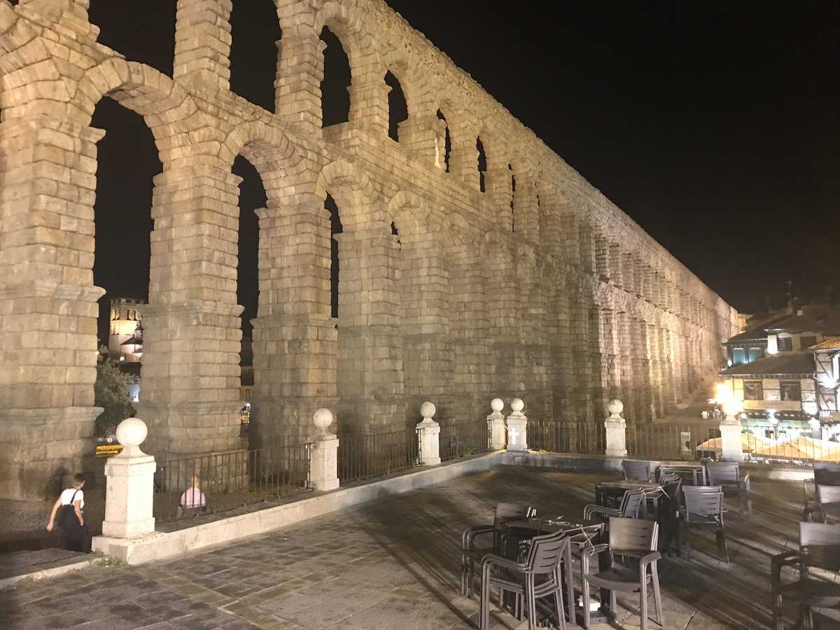 Storm_Doc's tweet photo. The aqueduct in beautiful #Segovia was in use into the 1990's, I believe. #RomanEngineers are amazing. @NCState students: take @NCState_BAE 495- Roman Engineering- with my colleagues @ @uniovi_info to learn how to design &amp; visit Roman Aqueducts.
@cfcastro_NCSU 
@SanudoFontaneda https://t.co/8P2JPj3AHX
