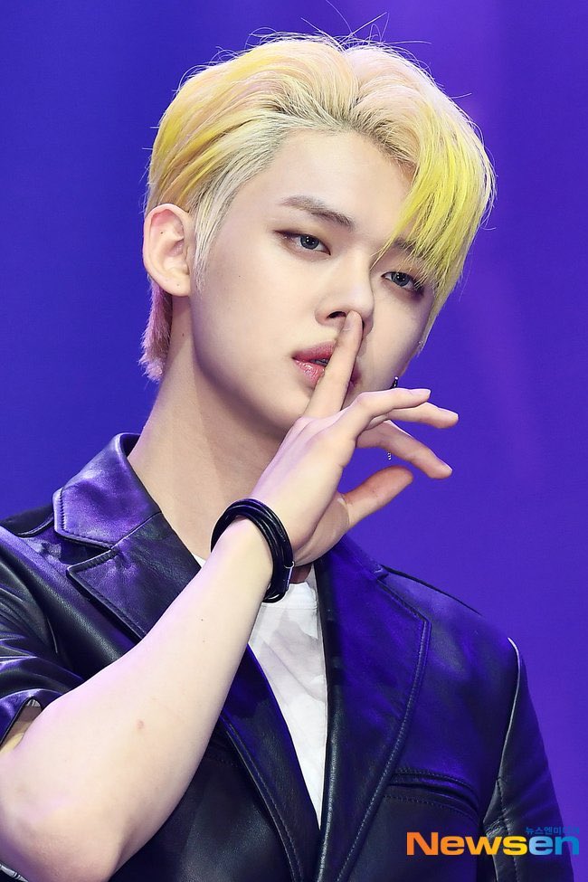 mymusetxt's tweet photo. MOA, let's work harder. Don't forget to stream the MV too. 
@TXT_members @TXT_bighit 
#EternityOutNow 
#UnlockingEternity https://t.co/WQ9NRkcBtB