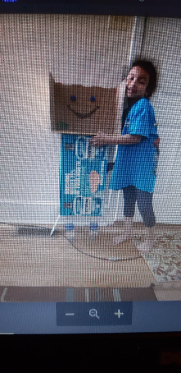 MsD22417591's tweet photo. #Be Smart Do Art with your kids! #Shoutout to parents who use the Online Art activities to bond and build relationship with their children. https://t.co/9kT4feBuF0