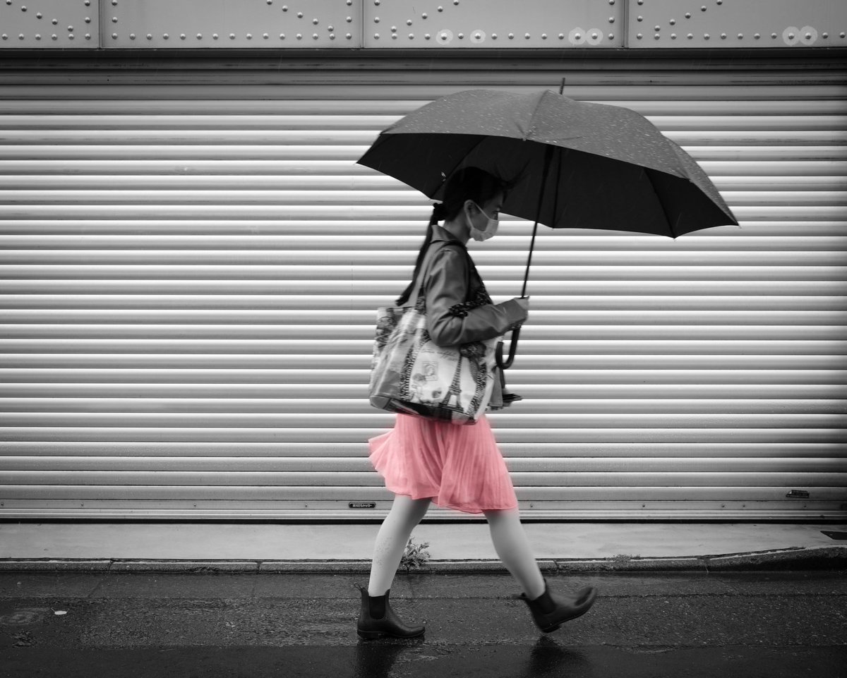 Rona 61
.
.
.
.

#coronavirus #covid19 #japan #tokyo #azabujuban #photography #fujifilm #fujifilm_xseries #fujix100v #x100v #streetphotography 
#SPiCollective #SPiAwards #streetmobs #streetsvision #hsdailyfeature #streetmeeting #streetframe #citykillerz #streetactivity