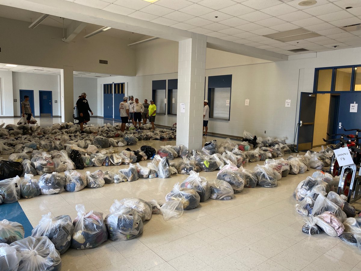 NISDOConnorHS's tweet photo. OC, starting at noon today come get your things and help us fill up our empty baskets with books, uniforms, etc. We’re excited to see you, but stay in your cars! Today from noon to 6 PM.  @OCathletics1819 @thepantherband @ohspepsquad @OCVocals @oconnororch @OConnor_AFJROTC https://t.co/XPtYZl6Sqz