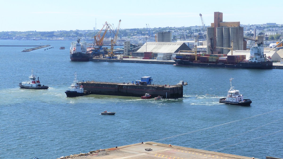 cci_finistere's tweet photo. Chantier exceptionnel au #port de commerce de #Brest : le carénage du bateau-porte de la forme n°3. Un chantier hors normes de rénovation au budget de +2 M€ 👉https://t.co/9uif5sTWYr
@damenshiprepair @regionbretagne @BrestLife #réparationnavale #shiprepair #frenchexperience https://t.co/oWltQRasYo