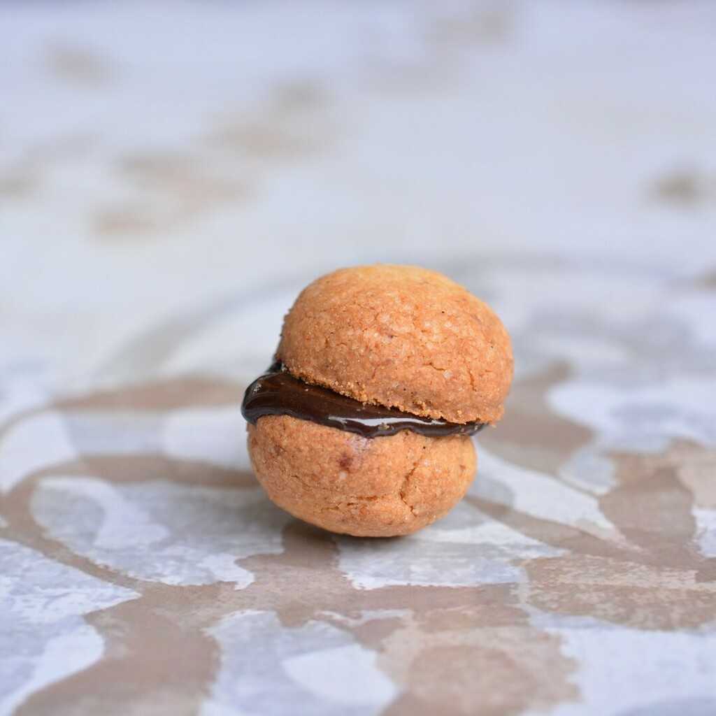 BarbaraSilanus's tweet photo. "Lo imparerai! Quando sei calmo, in pace! Passivo… un Jedi usa la Forza per saggezza e difesa, mai per attaccare!" - Yoda - 🍪🍪🍪 Biscotto farcito al cioccolato https://t.co/HdweRJnQNk https://t.co/tPuWwbo6vn