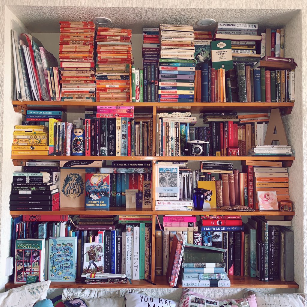 noulimou's tweet photo. @UCLPubPrize For more of my #shelfisolation head to the @UCLPubPrize Instagram to experience the quietest most asmr rambling shelf tour 😂📚
#LibrariesRelocated
I want to see yours @_ManonWright_ @FLSchwizer @tillylucy95
https://t.co/IGi3UPdbIG https://t.co/2fk8u7dq73