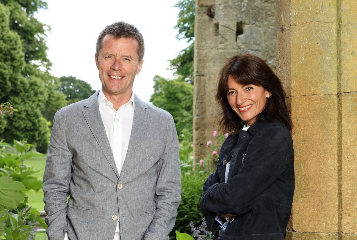 Tonight at 20:00 find out What Happened Next in some of the most compelling #LongLostFamily stories as we catch up with three families who faced challenges building their new relationships, including a former England rugby player &amp; his sister <a href="/DStv/">DStv</a> 123