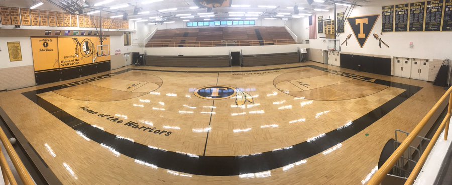 hslogoscom's tweet photo. #IllinoisGymShowdown 
Round 3
Bracket G

39. Routt Catholic Rockets @RouttCatholic 
🆚
167. Tuscola Warriors @TuscolaAD 

VOTE BELOW https://t.co/gheexSaMo2